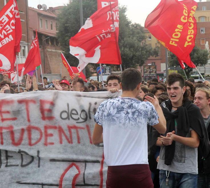 «Altolà alla riforma» Gli studenti tornano in piazza