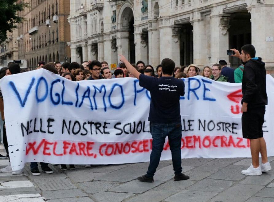 «Buona scuola», studenti in piazza 