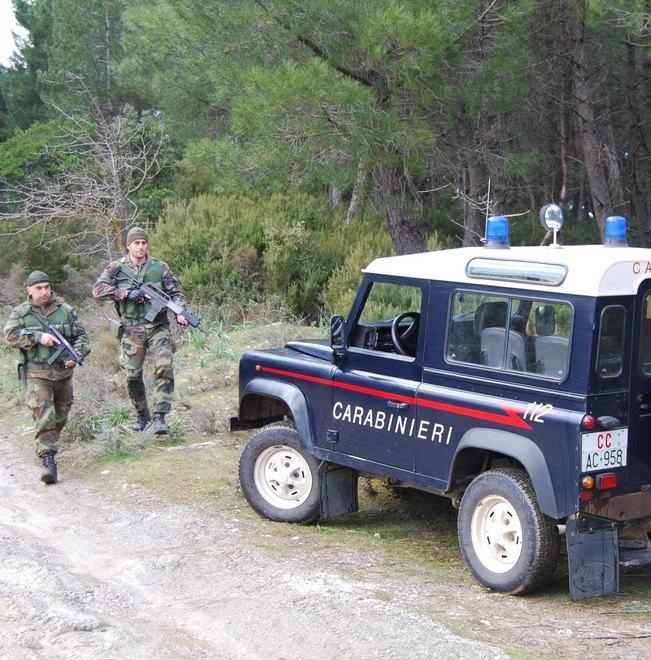 Controlli a tappeto e battute dei carabinieri 