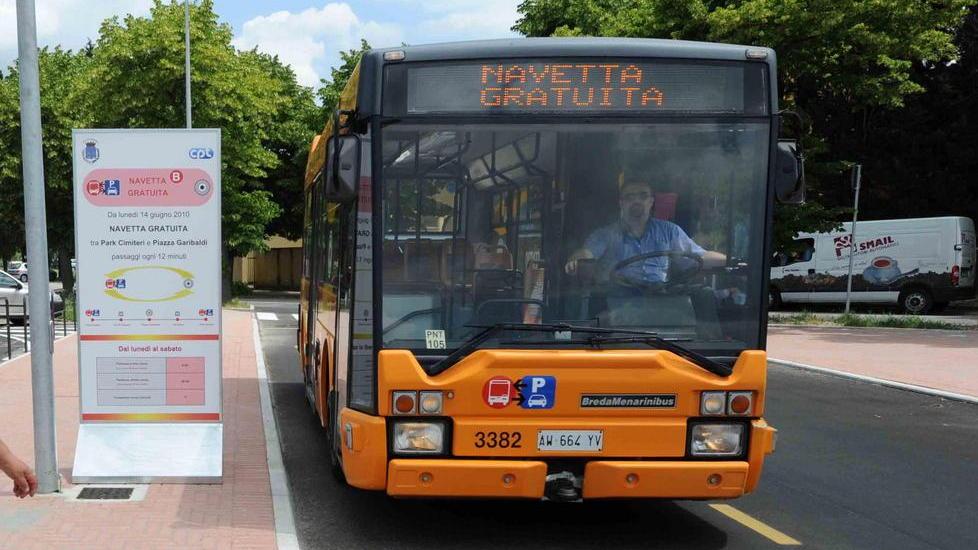 Cimitero, in più di 500 chiedono il bus navetta