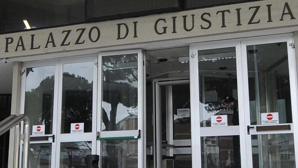 Settemila euro dall’asta dei corpi di reato