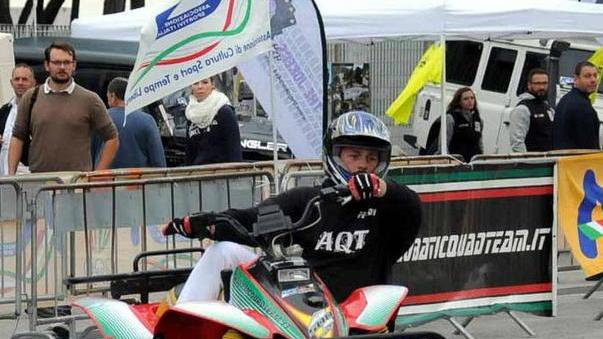 In coda per vedere le esibizioni alla 4x4 Fest