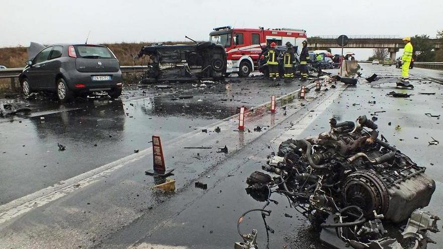 Un morto e due feriti gravi sulla Variante