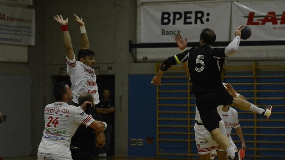 La Terraquilia vola, Rapid un altro ko
