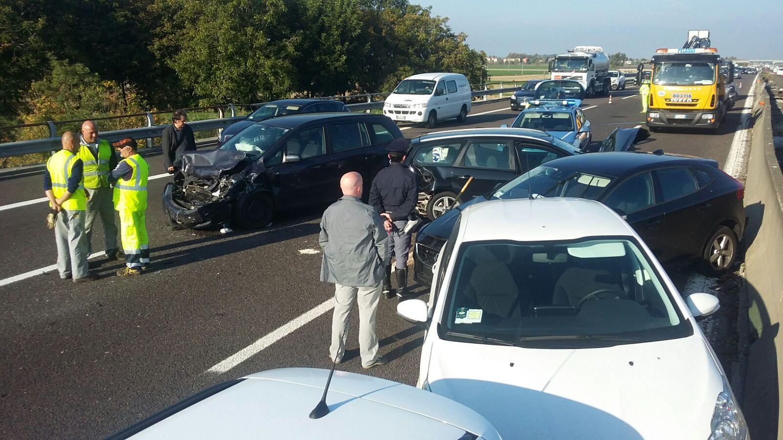 Schianto in autostrada, cinque chilometri di coda a Reggio Emilia