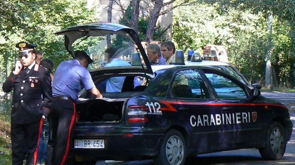 Telefonini rubati in spiaggia ai turisti, quattro denunce nel Nuorese