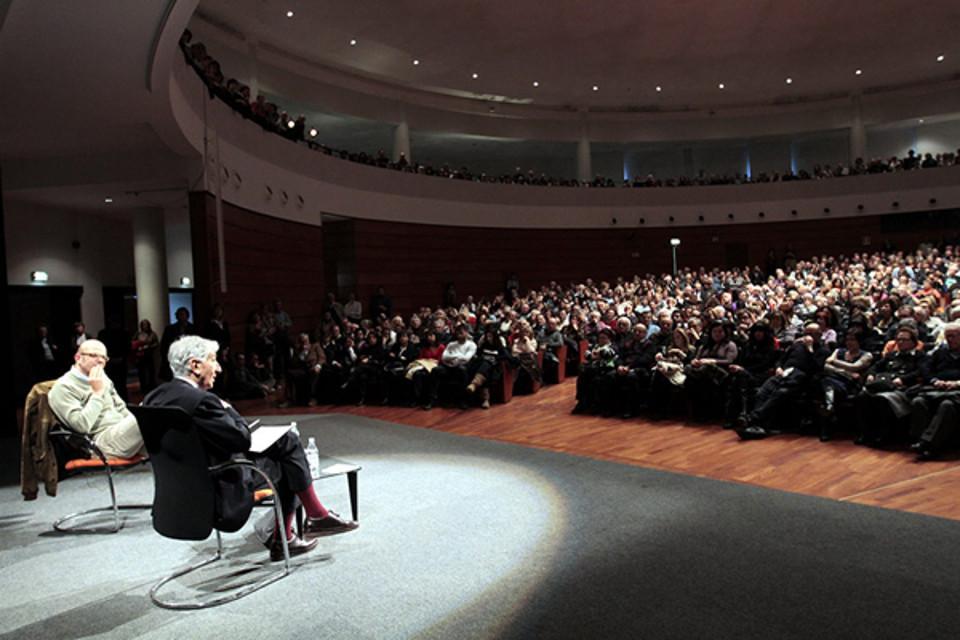 Forum Monzani, scrittori a Modena per l'incontro con l'autore 