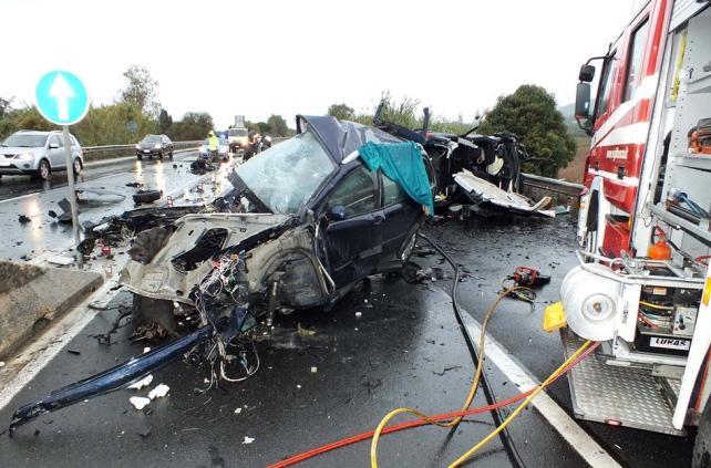 Un'immagine terrificante dell'incidente sulla Variante Aurelia