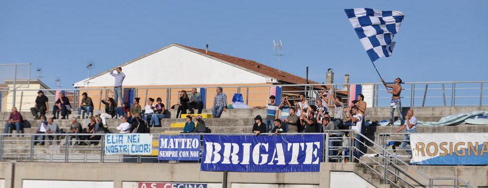 Pochi, educati e appassionati: i tifosi biancoblù