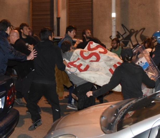 Corteo contro le basi: cariche e scontri a Cagliari 