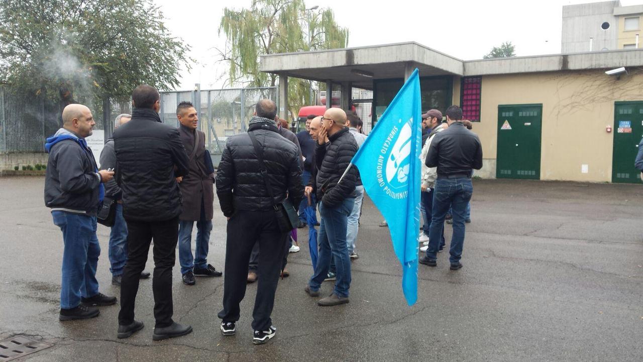 L'allarme dei sindacati sulla Pulce: "Quello di Reggio Emilia non è più un carcere"