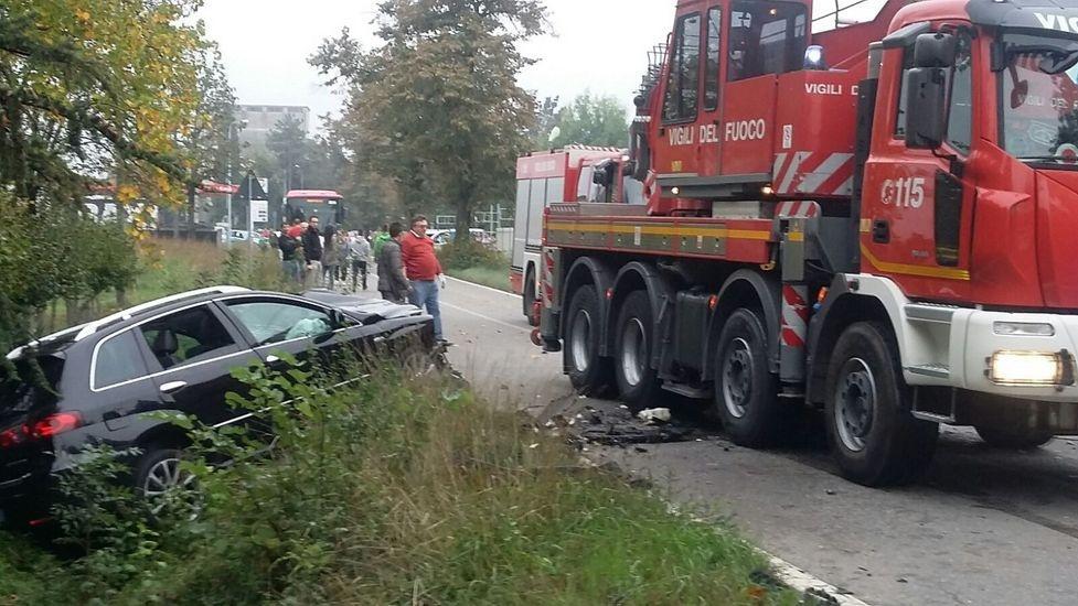 Pauroso schianto a Zurco: un morto. Feriti anche tre bambini