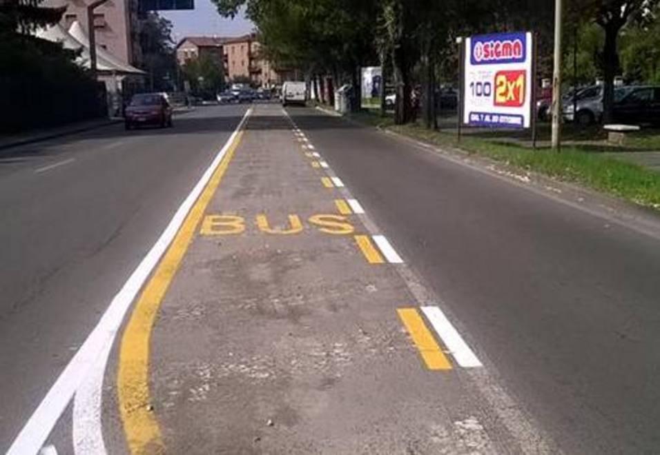 Sui viali di Reggio Emilia, le corsie preferenziali per i bus 