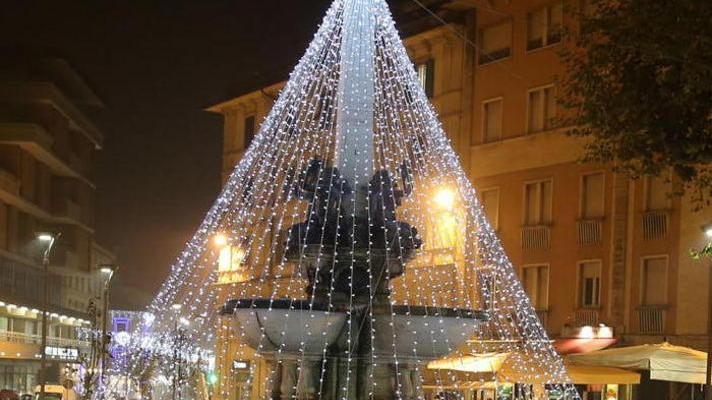 Luminarie record in arrivo, da Natale a San Valentino