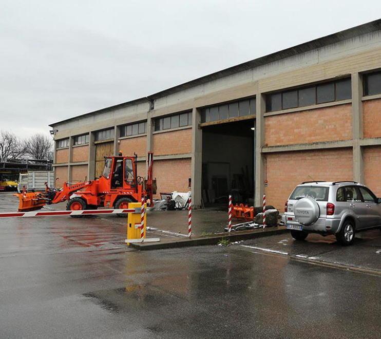 Il Comune svuota il garage all’asta auto, furgoni e moto 