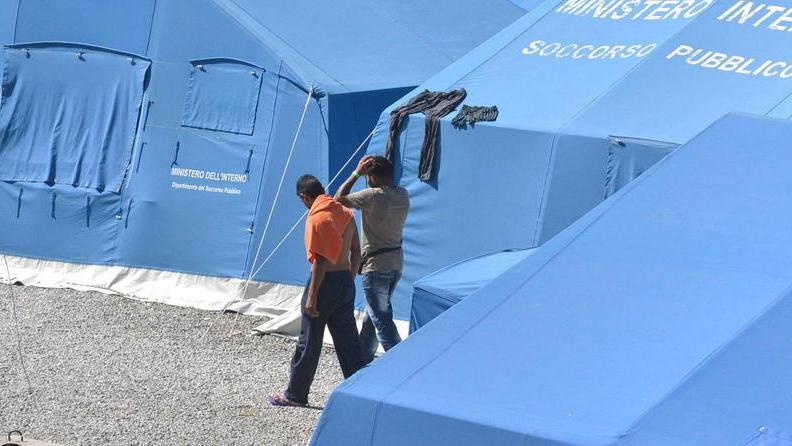 Campo Cri, in partenza 24 migranti