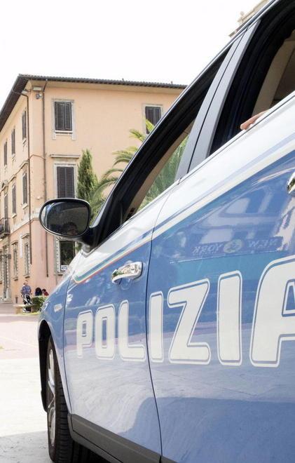 Ladri sfondano finestra blindata 