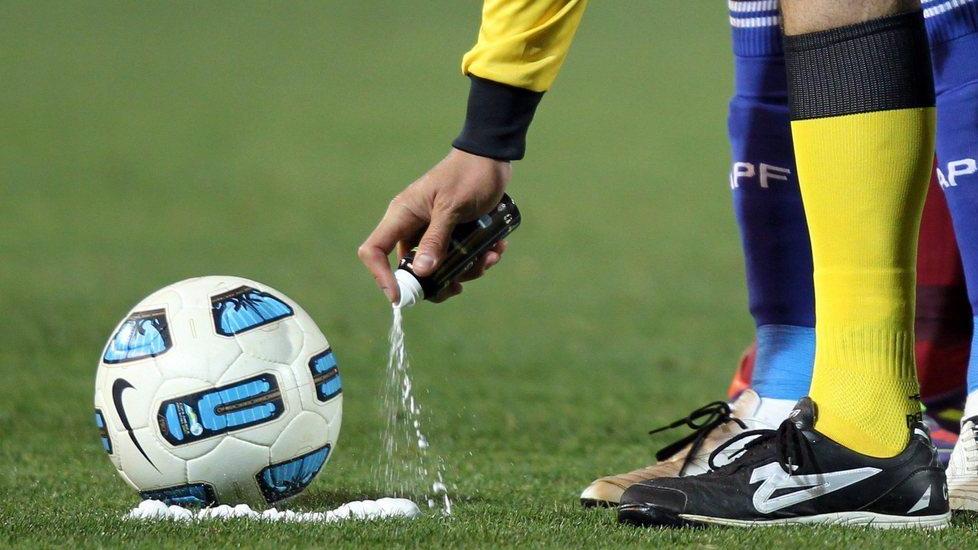 Sfogo degli arbitri: «Bombolette inadeguate»