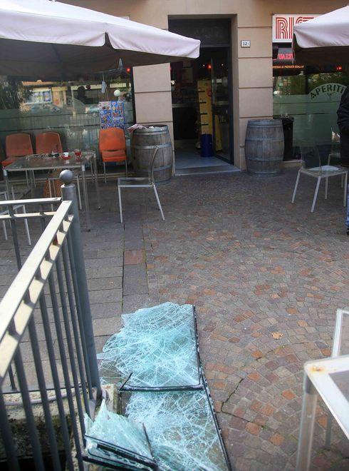 Furto con spaccata al bar sparisce il fondo cassa 