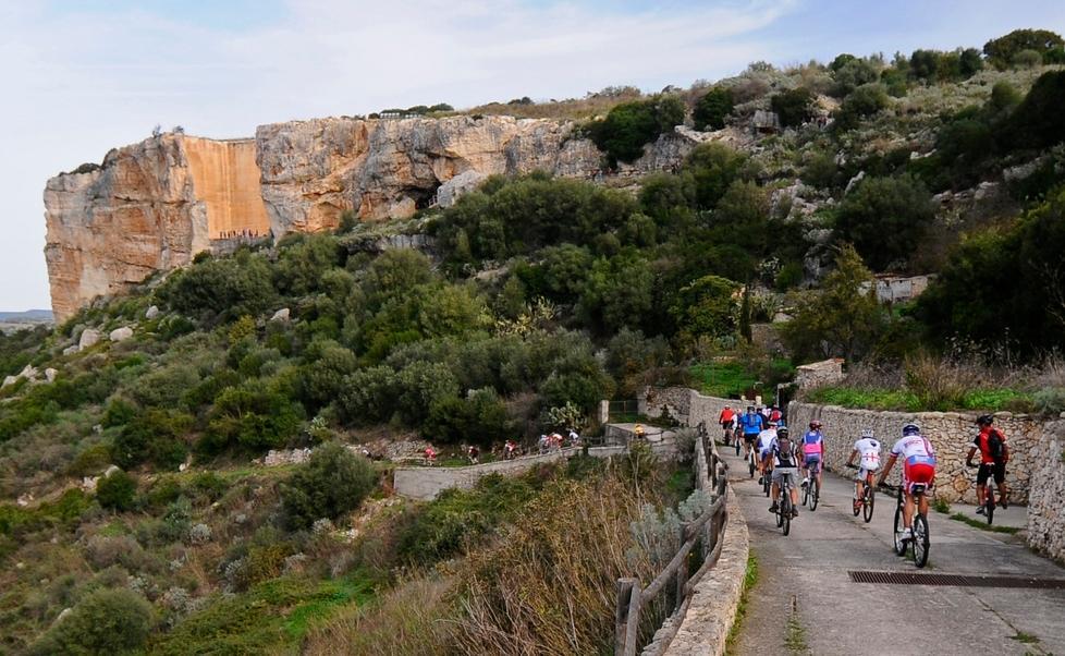 L’acqua e la roccia: lo show ricomincia a Monteleone Roccadoria 