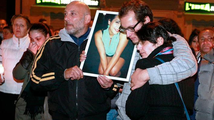Una folla e tanta commozione al funerale di Giusy