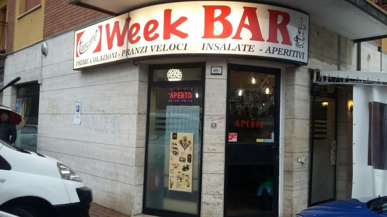 Spaccata col tombino al bar, rubata la cassa