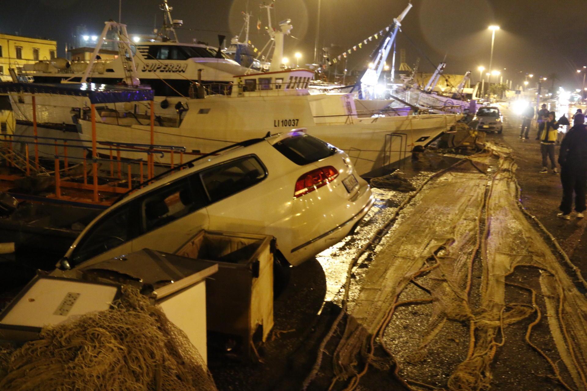 Un'altra inquadratura della macchina in difficoltà (Repetti Pentafoto)
