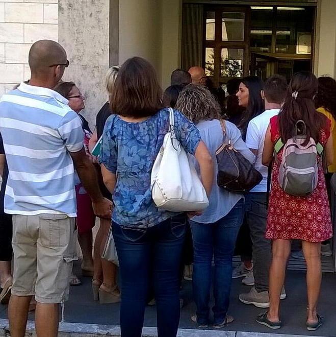 Senza supplente dal primo giorno di assenza I Cobas attaccano: «Va peggio per i tecnici»