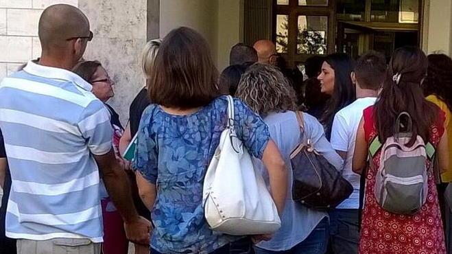 Senza supplente dal primo giorno di assenza I Cobas attaccano: «Va peggio per i tecnici»