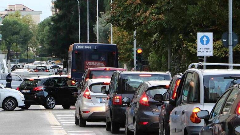 Attacco arancione «È un disastro, Volpi si dimetta»