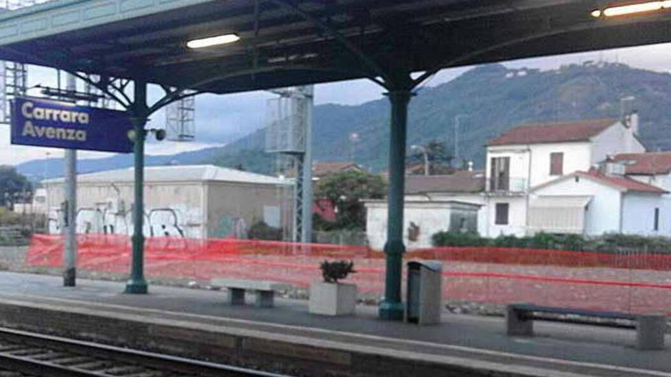 Un parcheggio al posto dei vecchi binari