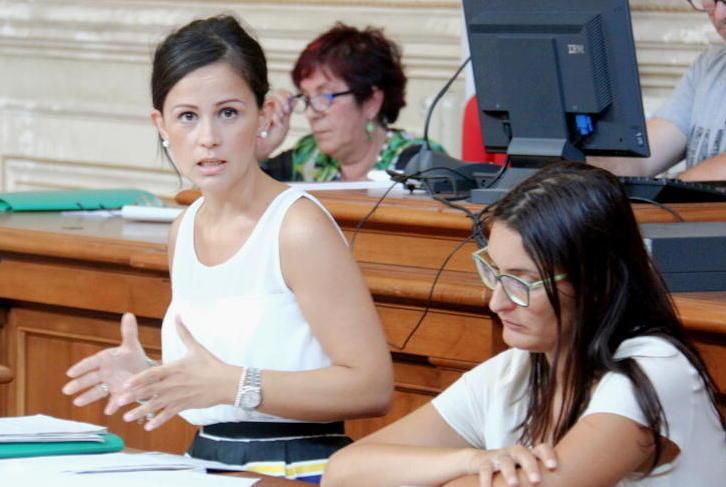 Sociale, lavoratori in agitazione: «Un consiglio aperto»