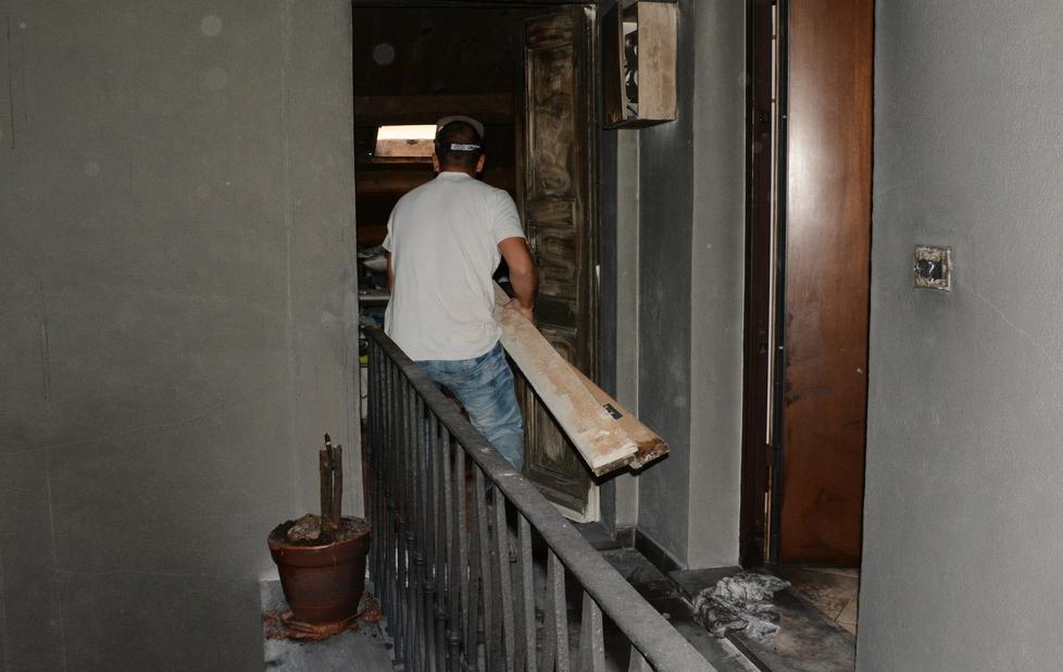 Via Lamarmora, la rabbia degli sfrattati dopo il rogo 