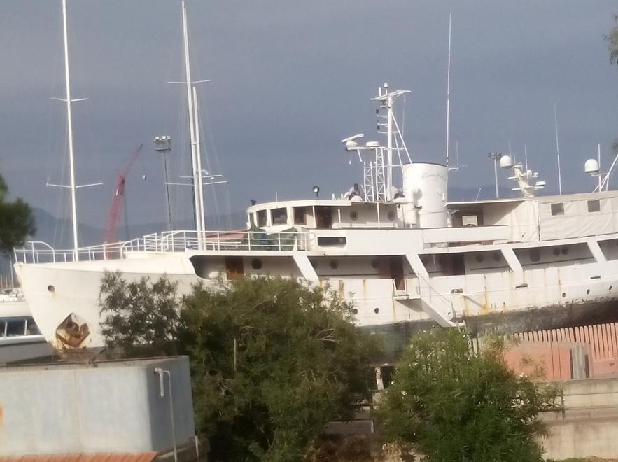 Il Buena Chica nel cantiere nautico di Arbatax