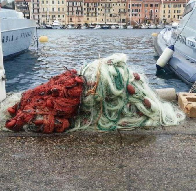 Sequestrata una rete da pesca abusiva di circa 500 metri