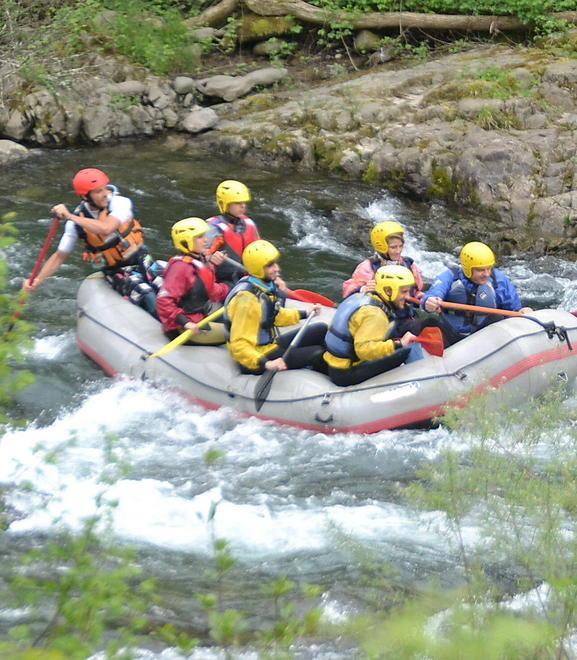 Corso per imparare il rafting al Circolo dei Forestieri