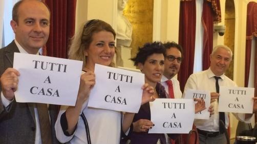 La giunta non arriva, salta il Consiglio