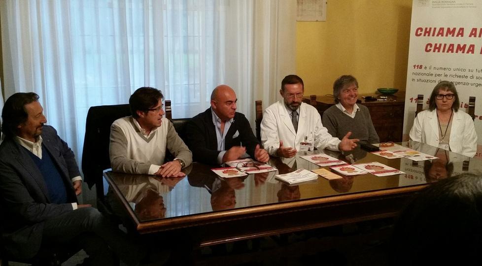 I medici insegnano le tecniche del soccorso 