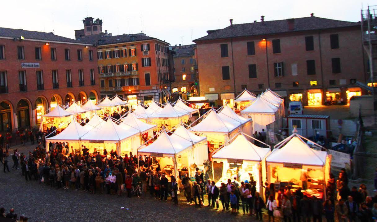 Stand della Bonissima in centro