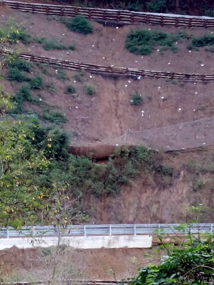 Via per Torre chiusa a causa di una frana