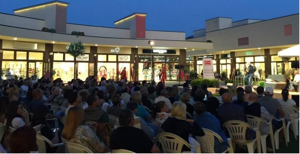 L'outlet di Brugnato durante un'iniziativa