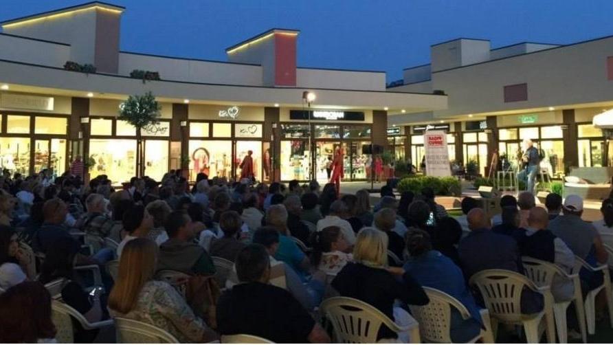L'outlet di Brugnato durante un'iniziativa