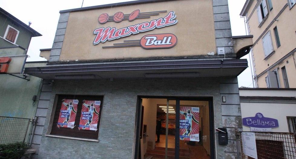 Apre Maxent Ball, lo store del basket a Reggio Emilia 