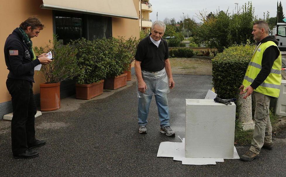 Auto devasta i contatori fuga di gas e Statale in tilt 