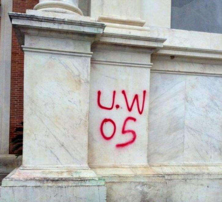 vandali spray