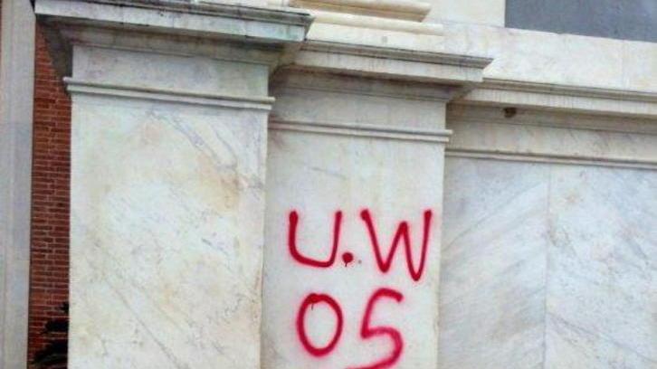 vandali spray