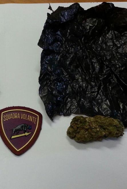 Profugo fermato con dosi di marijuana