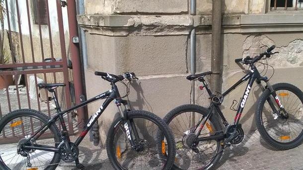 Turisti stranieri derubati recuperati bici e cellulare