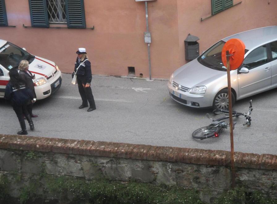 Incidente in via del Fosso Gli asportano la milza 