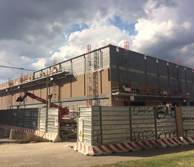 Esselunga, sulla rotatoria consiglio comunale diviso 